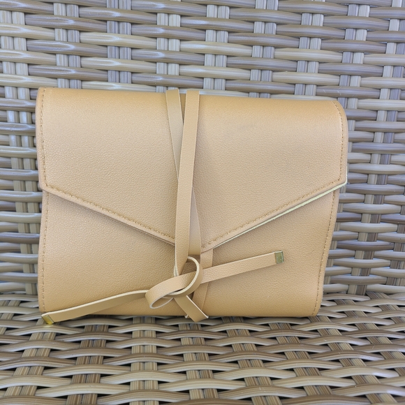 Glass Ladder & Co. Handbags - Glass Ladder & Co Katherine Vegan Leather Tech Organizer Roll Tan